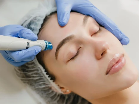 Hydrafacial Cilt Bakımı: Işıltılı Bir Cilt İçin Kapsamlı Rehber